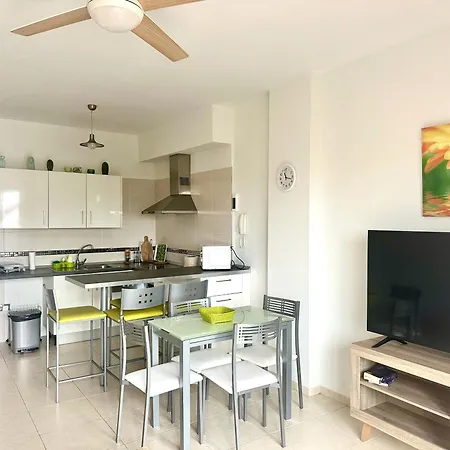 Apartment Pambnb - Cozy Seaview With Gym & Kids Park