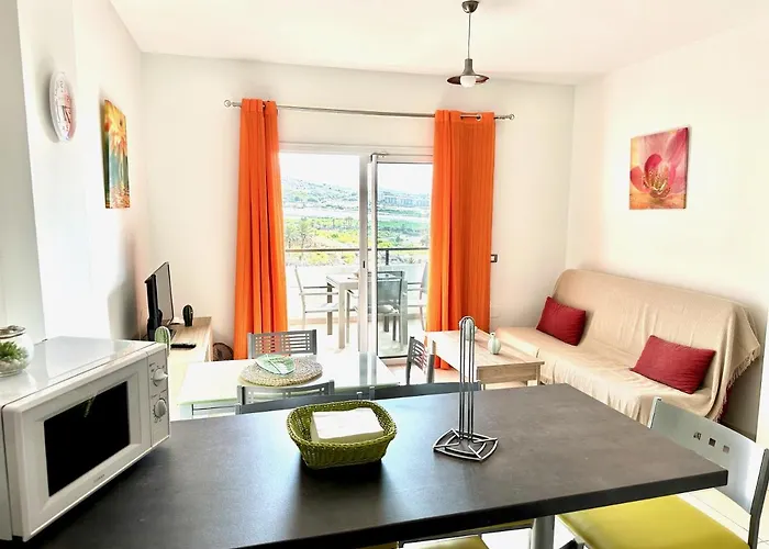 Apartment Pambnb - Cozy Seaview With Gym & Kids Park